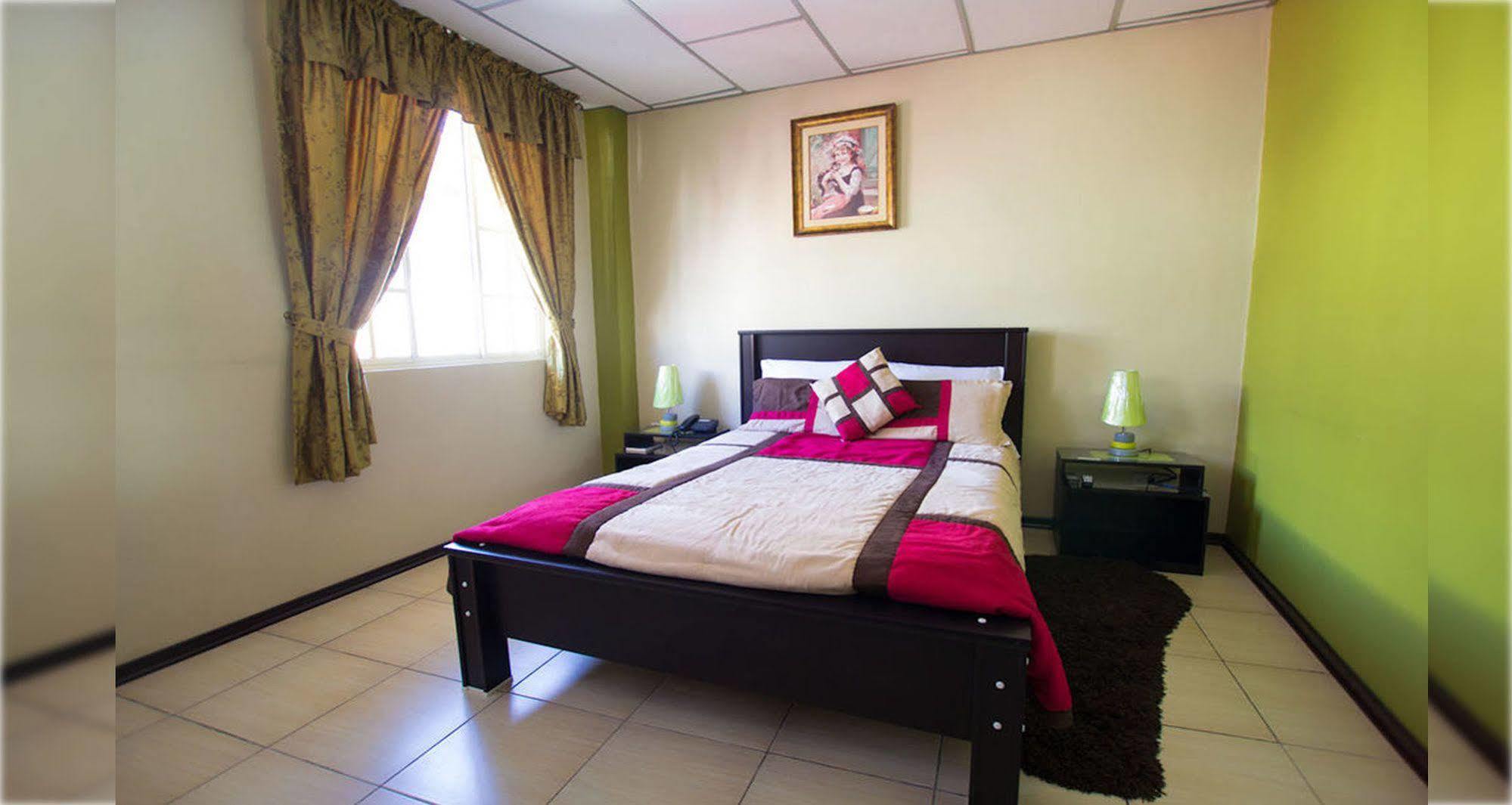 Hotel Las Gardenias Куенка Екстер'єр фото