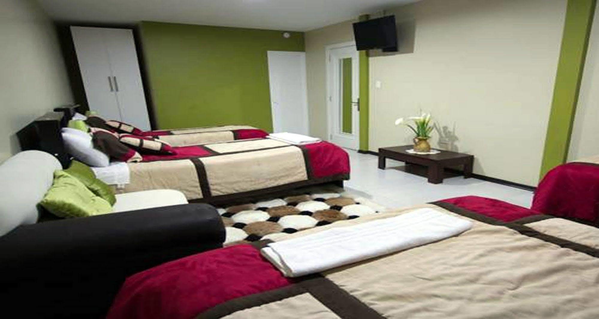 Hotel Las Gardenias Куенка Екстер'єр фото