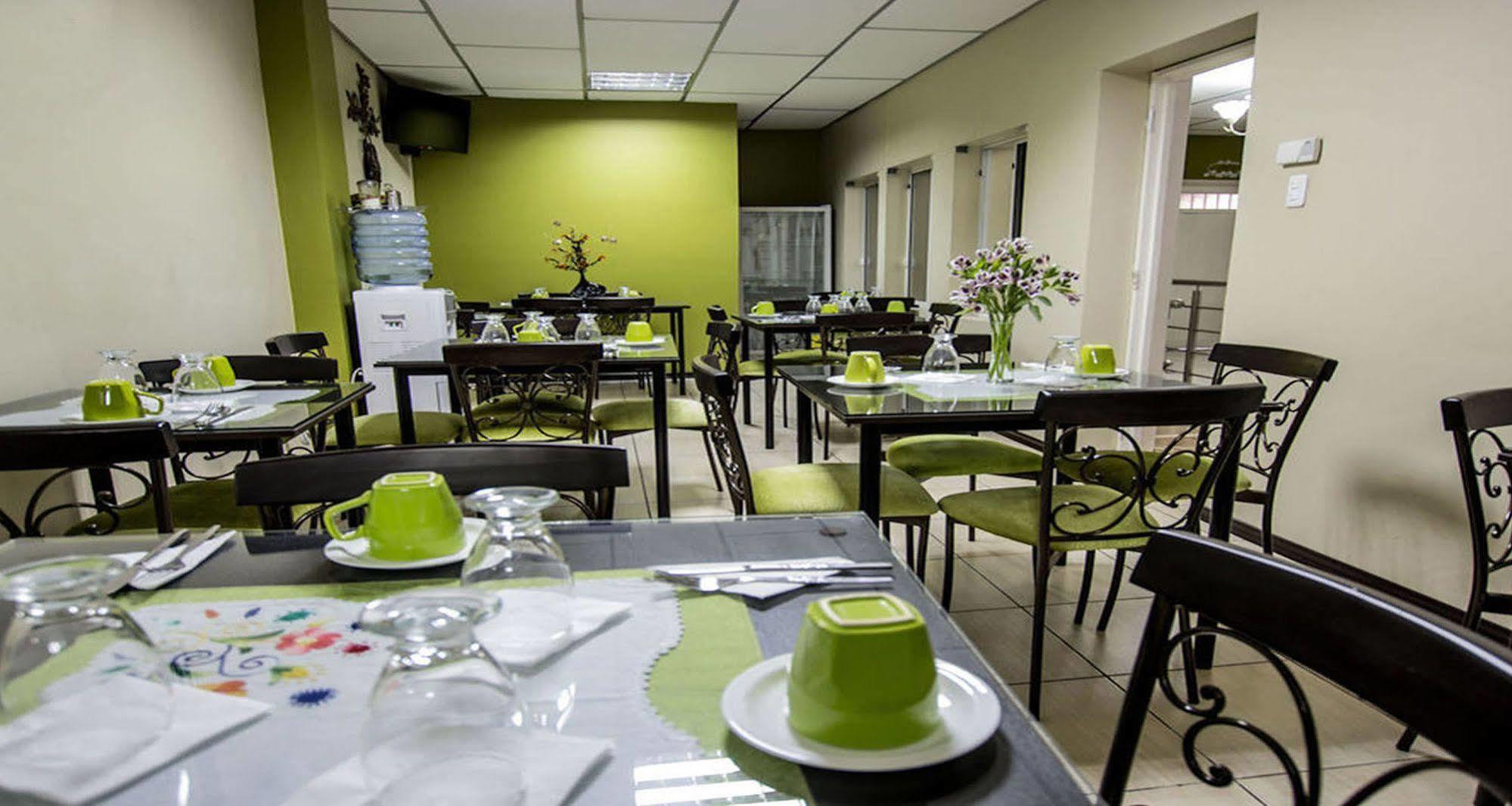 Hotel Las Gardenias Куенка Екстер'єр фото